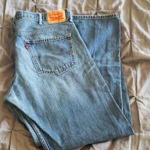 Levi's 569. Loose straight style. 38w x 34l